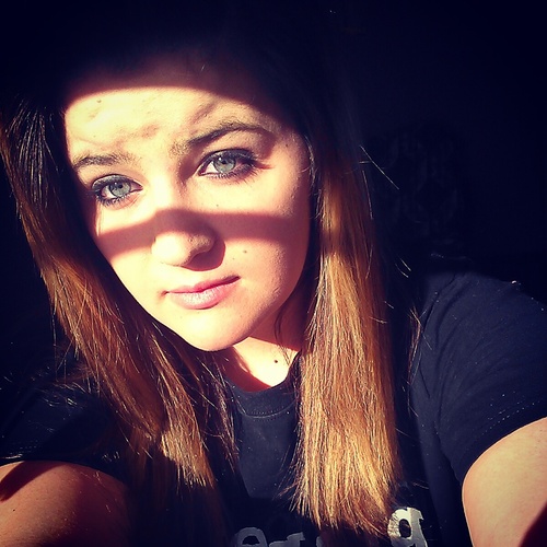 Hey I Am Chelsea And I Am 16 And I Love To Have Funn:)