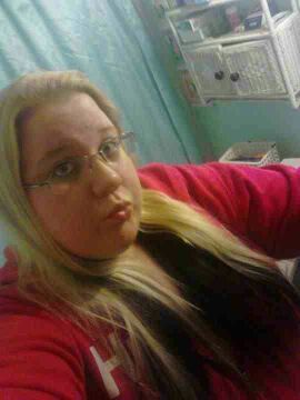 blondwithbrain4's profile picture. 