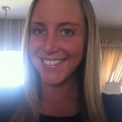 dylanforte's profile picture. Baker & book lover