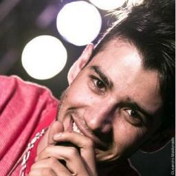 Fã incondicional do Gusttavo Lima da Suiça! Se você quiser saber quem é o melhor cantor do mundo,procure rapidamente uma gusttavete pergunte!!!!;)