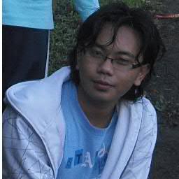 melakukan nyaris semua hal dengan benar, kecuali jatuh cinta...