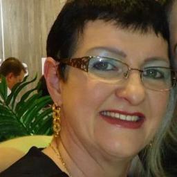 Administradora, Pos Gratuada em Finanças, funcionaria da Radio Difusora e mae da Biju