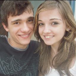 Eu não quero um sorriso, eu quero o SEU sorriso. Eu não quero um beijo, eu quero o SEU beijo. Eu não quero qualquer pessoa. Eu quero VOCÊ! ;$$ @MauroFantiin 3