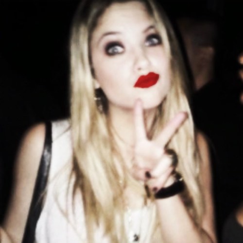 tenho esse twitter pra desabafar sobre a minha vida sou a swiftmeuanjo