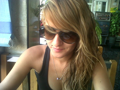 89aicitel's profile picture. Estar a gusto con una persona no significa que estar enamorado /3