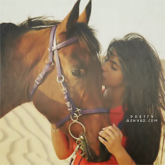 آشهد آن لآ إله آلآ آلله وآن محمدآ رسول آلله♡