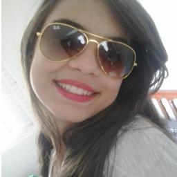 Não importa qual seja a verdade , as pessoas sempre vêem o que querem ver (:
