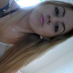 You're a shooting star I see
A vision of ecstasy
When you hold me, I'm alive
We're like diamonds in the sky (8'