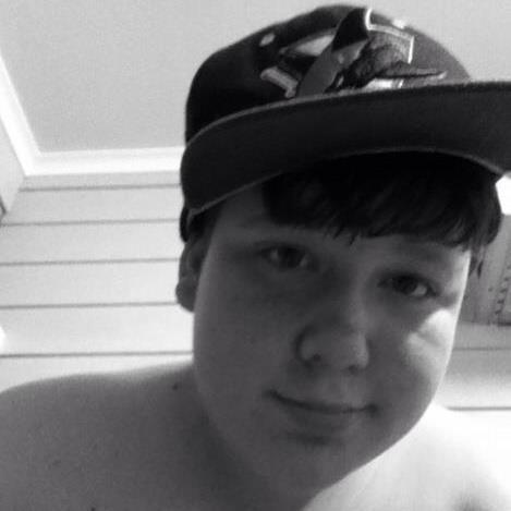 Kaleb_TheReflux's profile picture. I'm a guy directioner and belieber
I'm not gay
If you hate me, fuck off
I follow back :D