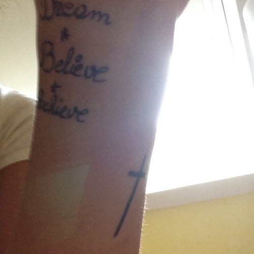 JefollowBack18's profile picture. VA FOLLOW @croque_montre et je tr follow (previens-moi)