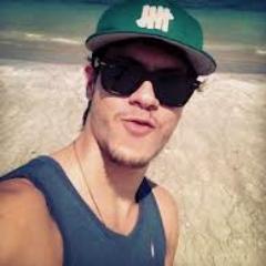 Não sei dizer, mais o amor q sinto por vse ñ teem explicação, teee amo DEMAIS Arthur Aguiar   3
               Seguee     ?  bjuus