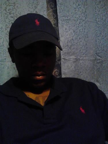 WHY YHU SITIN ONYO ASS BEING BROKE IM'CHASIN @100Bandz