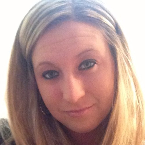Lover of NJ Devils, NY Yankees, and Pittsburgh Steelers, crazy dog mom and a POSHMARK addict . 😍 cv