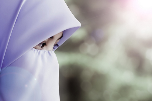 Jika membuat pilihan, pilihlah dengan kata hati kerana jika kita hampir dengan ilahi segalanya bermula dan berakhir dengan cahaya keislaman yang kekal abadi.