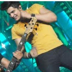 Voce é a força que me faz andar; é a esperança que me faz confiar;  a vida pra minha alma; Você é meu propósito; Você é TUDO! (@luansantana)