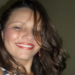 Sou uma pessoa
 muito alegre, muito animada e de bem com a vida adoro fazer novas amizades...