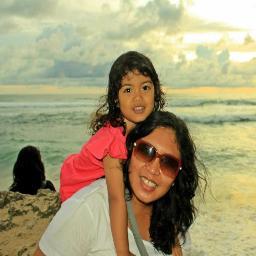 #simple#vegetarian#fashion designer#be a good mom n wife#no rasisme#no vandalism#no violence#peace n harmony life# music lover#