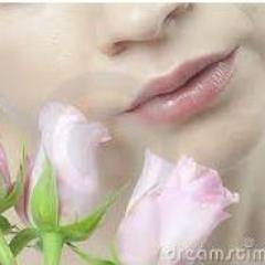 RSLindaaa's profile picture. Pouca coisa é necessária para transformar inteiramente uma vida: amor no coração e sorriso nos lábios.