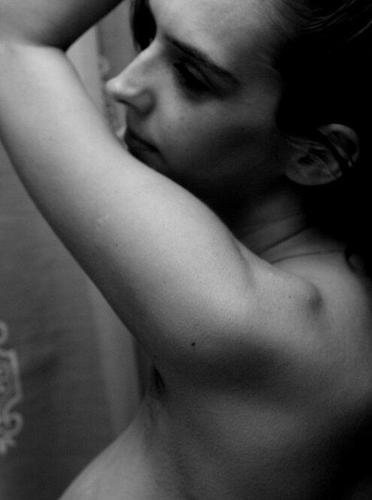 Petite model & sfx make up artist. Finding my way in life. Eclectic tastes & don't like arseholes & bullshiters.