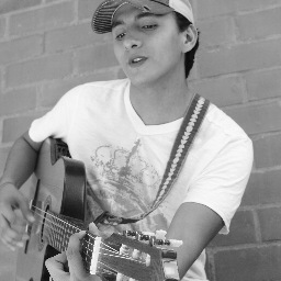 Compositor, guitarrista y cantante, con más de una centena de composiciones se encuentra en la producción de su primer trabajo discográfico.