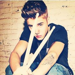 casada com a @GlitterdoBiebss apenax / since 16.03.12