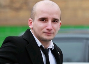 воспитанный в меру упитанный парень . . .