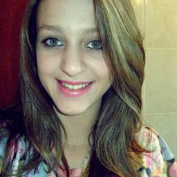 minha chata,minha teimosa , minha linda ,perfeita ,minha tudo , e a pessoa mais inportante pra min , eu te amo muito muito mesmo amor s2   p.:  @leo77_