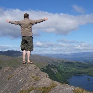 I am a UK based ecologist and wildlife photographer