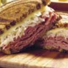 Reubens Rule! Sharing ultimate Reuben Sandwich #recipes with #foodies everywhere. #ReubenObsessed
