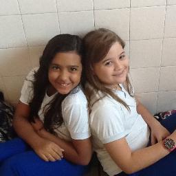 Louka por livros, fanatica em Percy Jackson, Vibrada na musica