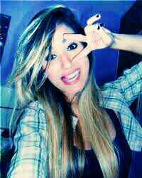 ' 14 aniinhoos/Looiira/Chaata - Irmã: @UmaDoriitos_ / Meu best ;3 @ItsFeiio_ soou feeiia u.u /Ciumenta dms u.u SEEGUE ? :33 Sdv (: