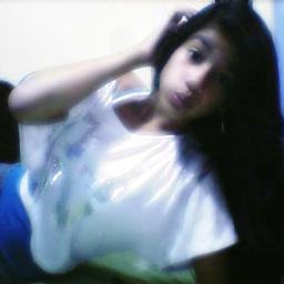 LoveLHAH's profile picture. 12. Camino con los pies y como con la boca, me gusta dormir acostada porque parada me canso:3..