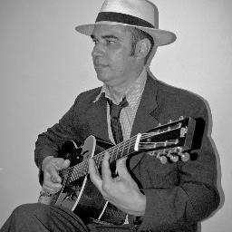 Guitarrista de Blues de Encarnaciòn , Paraguay.