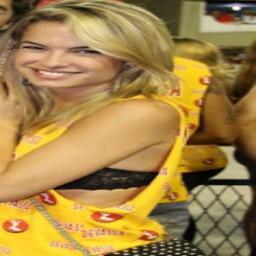AJA O QUE OUVER NUNCA DEIXE SE SONHAR!!!!SOU MUITO FÃ DA LUA BLANCO E TENHO ORGULHO DISSO!!!
AMO O RBR!!!