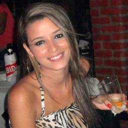 Paraibana, cajazeirense, 20 e pucos anos ^^, taurina, filha, tia de Miguel. Tenha a mais legítima das ambições: AMBICIONE SER FELIZ!