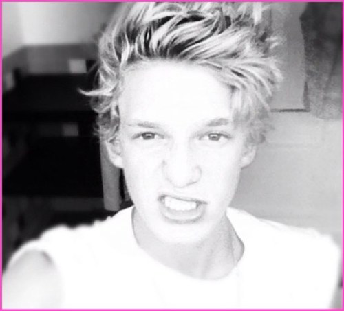 Hi, Im An Angle And I Want You To Follow Me If You Love One Direction, Cody Simpson, Austin Mahone, Ross Lynch, And Greyson Chance Also Justin Bieber. I Follow!