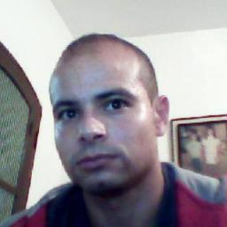 Sou uma pessoa que gosta de fazer amizades, compartilhar fotos e idéias, também gosto de criar minhas próprias frases...