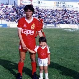 La Serena. ex futbolista 11 clubes, 18 años... Esposo, padre, abuelo, hijo, tio.