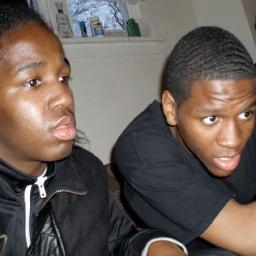 CHILLIN IN ALEX WORLD IT MITE BE AH NIGHTMARE BUT ITS LIFE...BARNONE...#B.N.G,#SMG/MBE.#B.O.B....DOPE!!!!!!