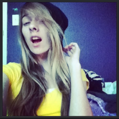Marina. Music . Taken . 14 . nice :) Friendly. 
Follow my tumblr :) No facebook ._.