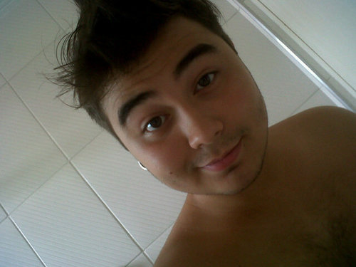 Olá,sou o Baall,torço para o meu amado Tricolor,sou do signo de escorpião,gosto de sair,beber um pouco e conversa,tenho 17 anos acho q é o bastante já.