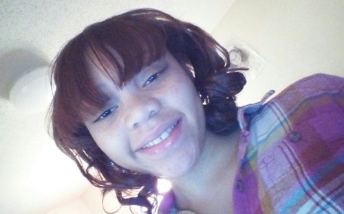 12*15*94 #Don't touch what's minee #TeamMee °*3*3° #Crushinn on youuu ¥