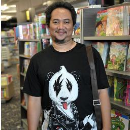 Perokok berat yg insap, Owner thinkcookcook merangkap tkg Sablon, benci bgt sm koruptor,  Vespa Lover,       order kaos  021-5712863