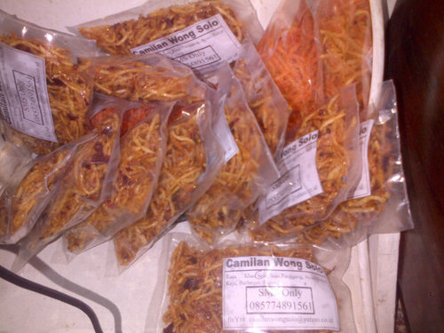 Camilan Wong Solo sudah diperjual belikan dari tahun 2010 sd skrng, namun baru di Pasarkan lewat Twitter/FB/YM Tahun 2013. 100% Home Made buatan Sendiri