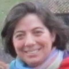 La cantante contenta.