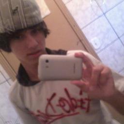 Idade:15 anos...facebook:http://t.co/UM4WWDqP… msn:luucasvieira_itj@hotmail.com