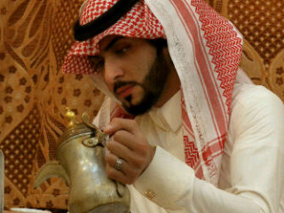 لآشي يُذكر . . .  