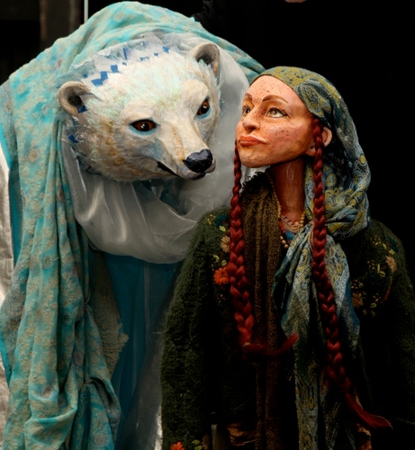 THE FETCH is a touring theatre company producing a highly visual style of theatre incorporating puppetry, mask work and music. 

http://t.co/sMrj9Rbe6G