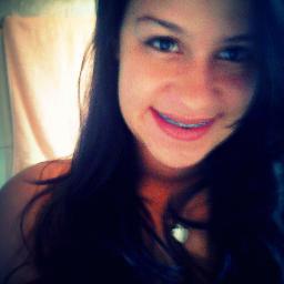 Mineira, 15 anos, Canceriana, Estudaante, Cruzeirense, feia,chata,ciumenta,possessiva, irritante , e Injuada ;*