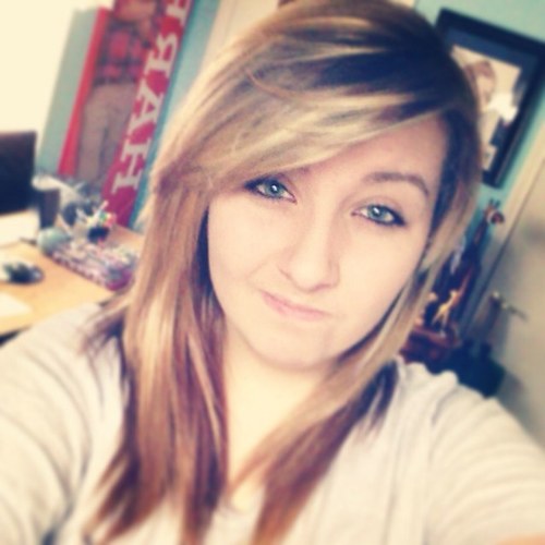 Hi! Im Amber but my friends call me Ambalicious... Musics my life(;